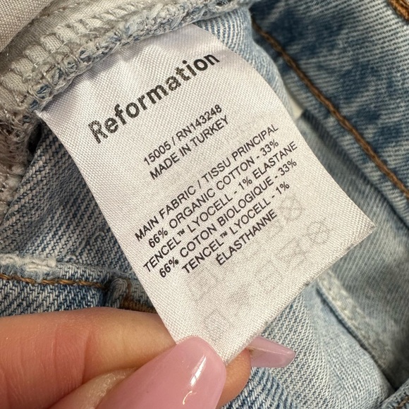 Reformation Cynthia Crop High Rise Light Wash Relaxed Jean Distressed - Picture 9 of 14